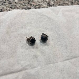 *SOLD**David Yurman Sterling8mm
Petite Chatelaine Stud Earrings
Black Onyx 925